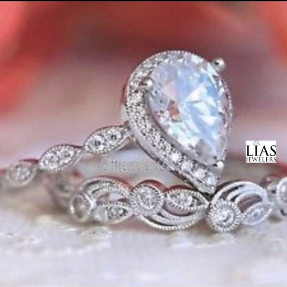 New 18k white gold wedding ring set